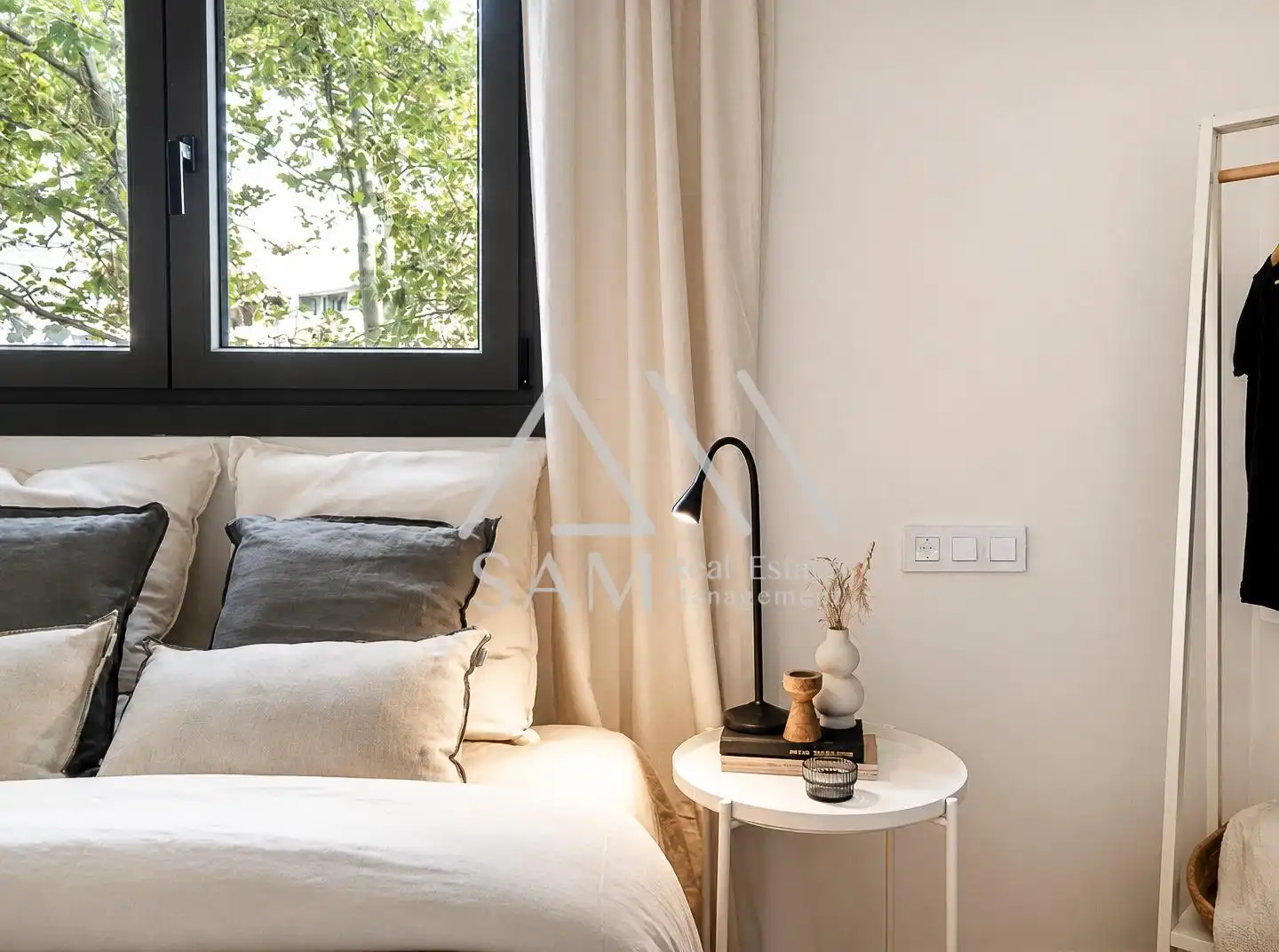 Habitación de Piso en venta en Barcelona con Calefacción, Terraza y Balcón
