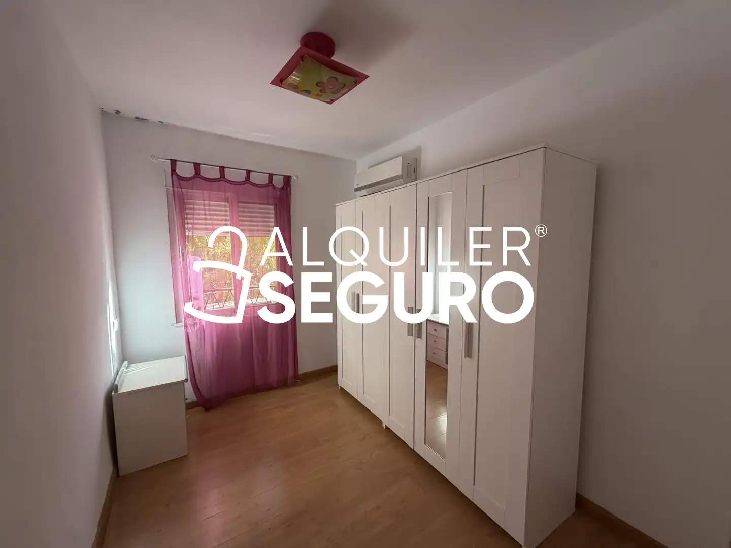 Bedroom of Flat for rent in Madrid  with Air Conditioner and Heating
