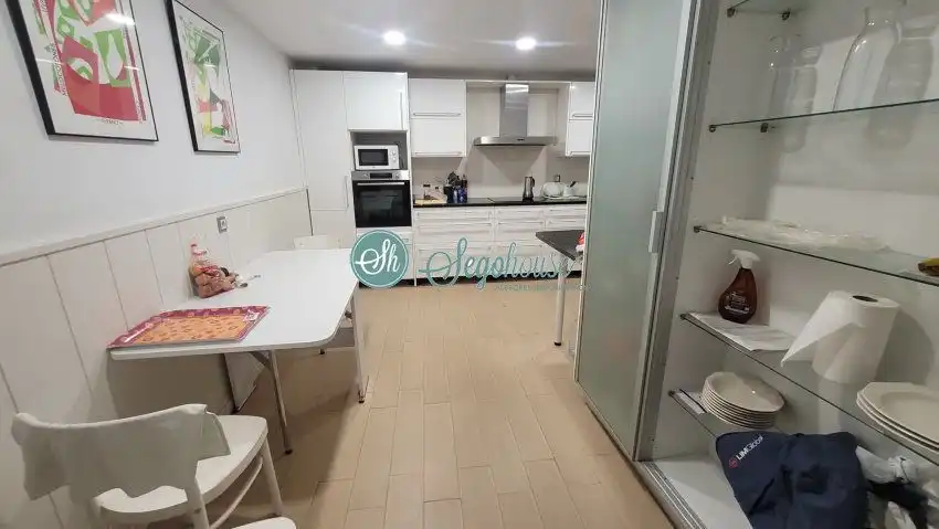 Cuina de Pis en venda en Segovia amb Calefacció, Parquet i Terrassa