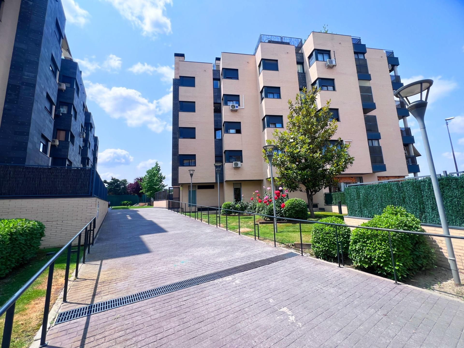 Flat for sale in Hispanoamérica - Comunidades
