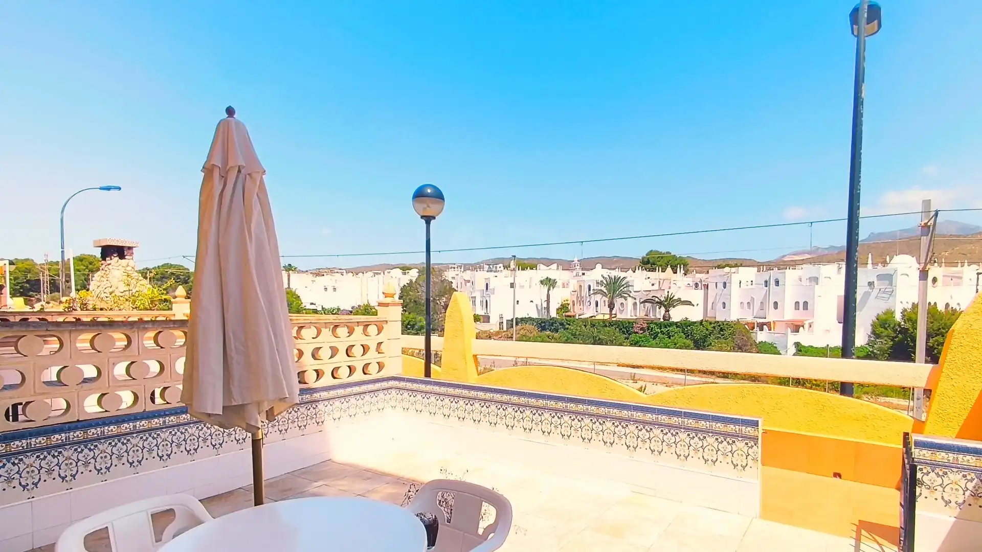 Terrassa de Casa adosada en venda en El Campello amb Aire condicionat, Terrassa i Piscina
