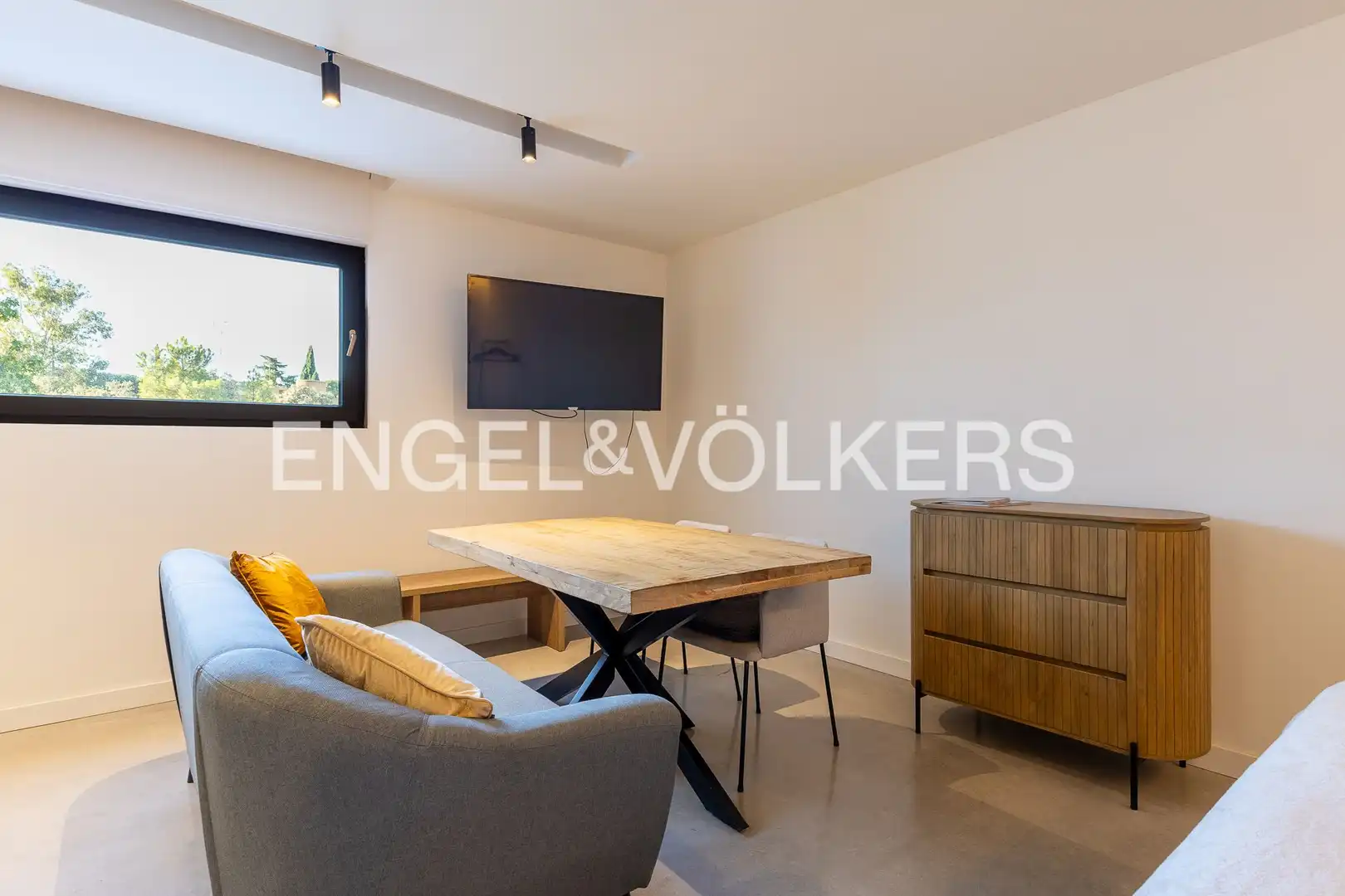 Living room of Study for rent in Club de Golf