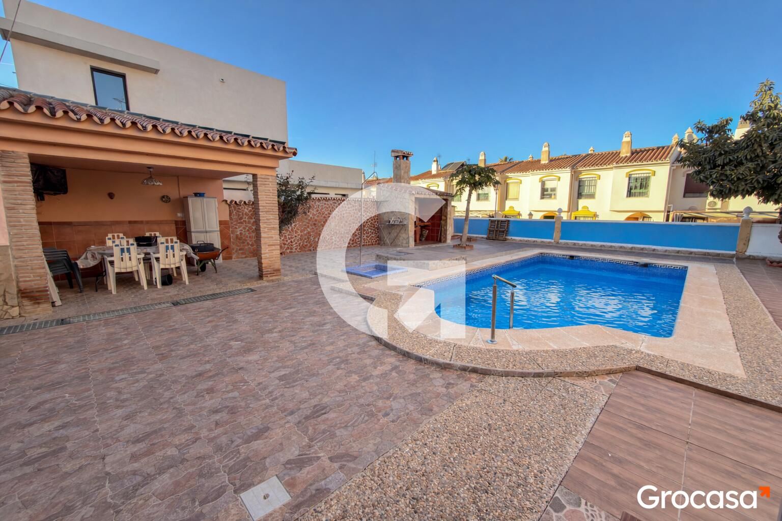 Vista exterior de Casa o xalet en venda en Vélez-Málaga amb Terrassa, Traster i Piscina