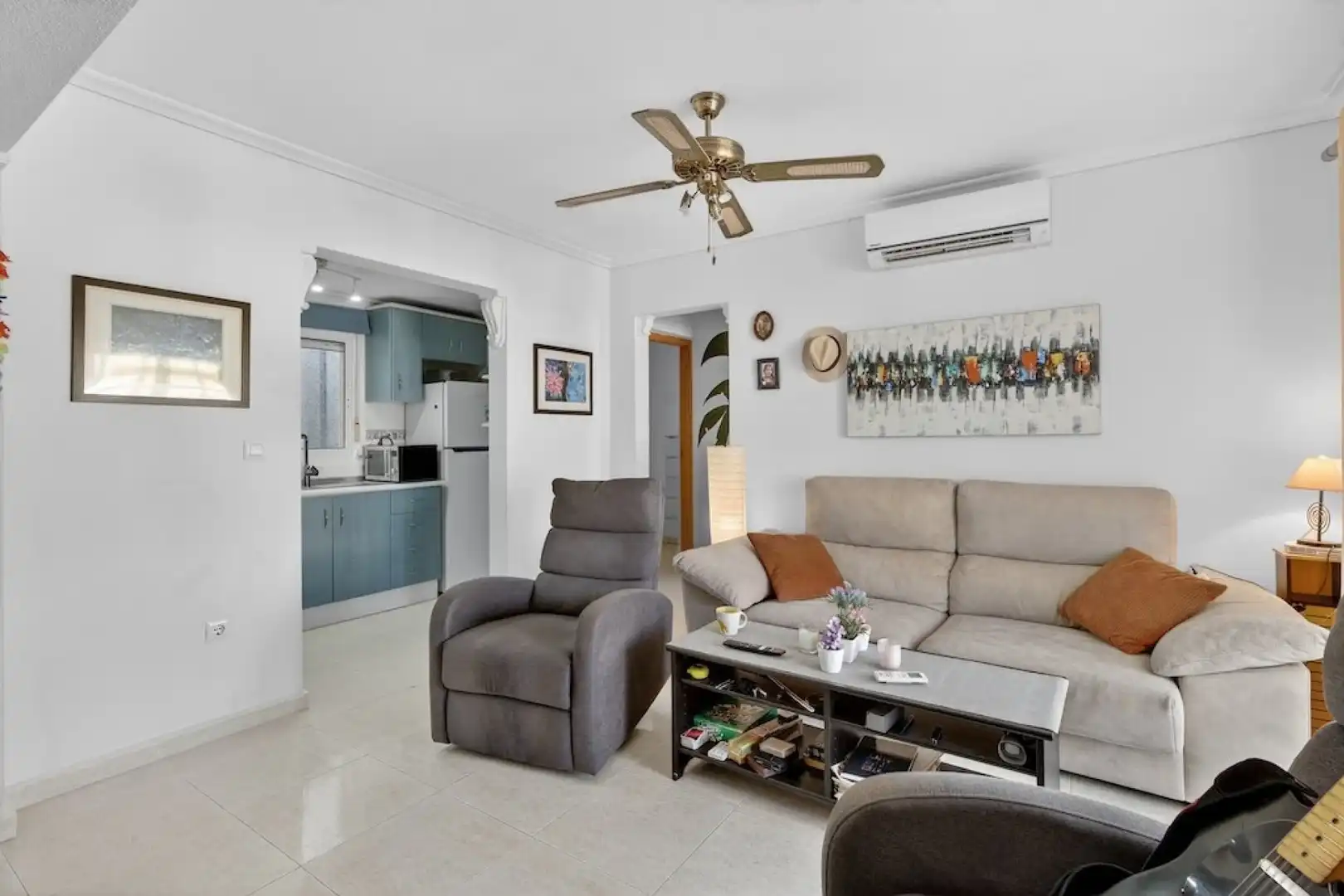 Sala d'estar de Pis en venda en Santa Pola amb Aire condicionat, Terrassa i Piscina comunitària
