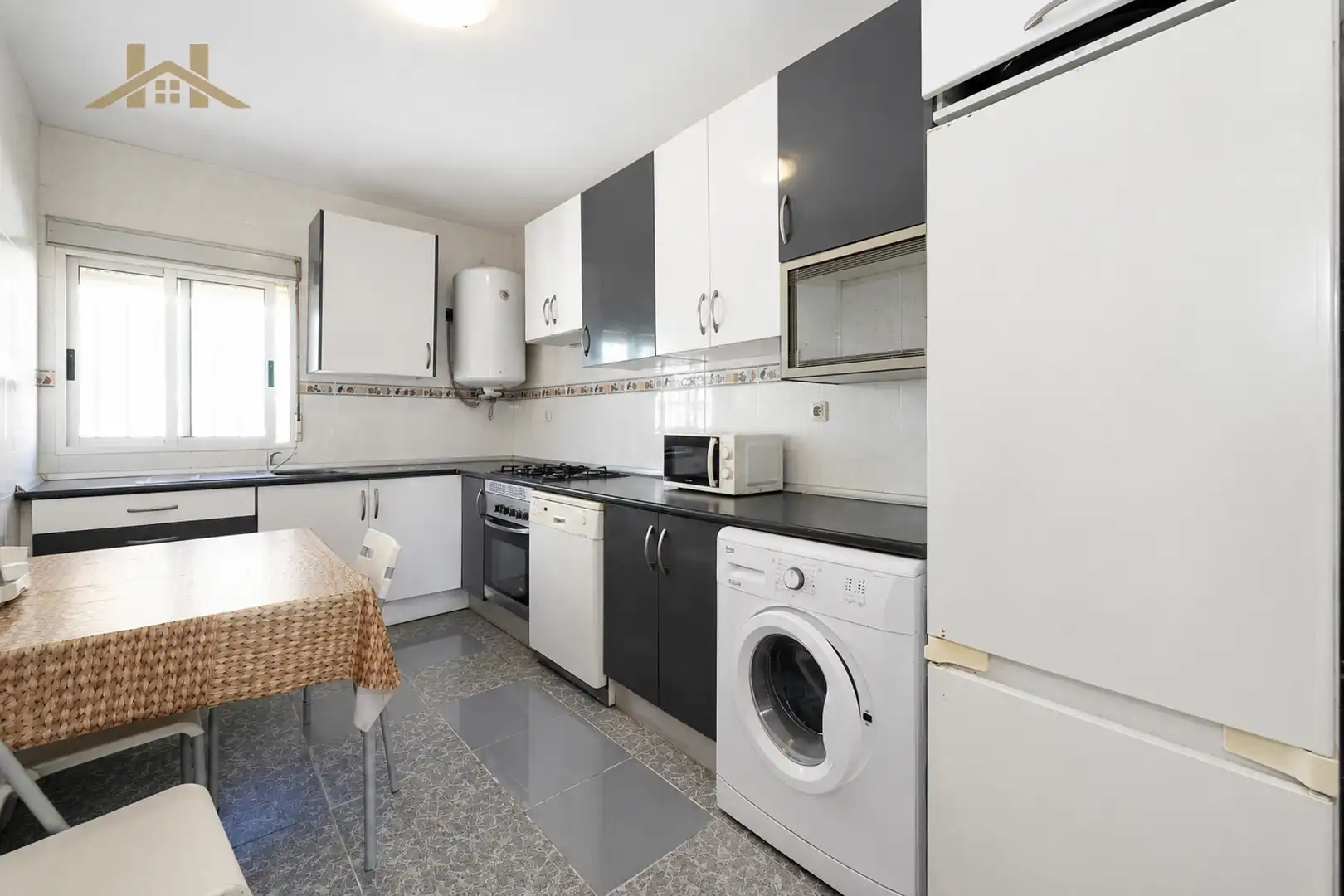 Piso en venta en Calle Clavellinas, imagen 2