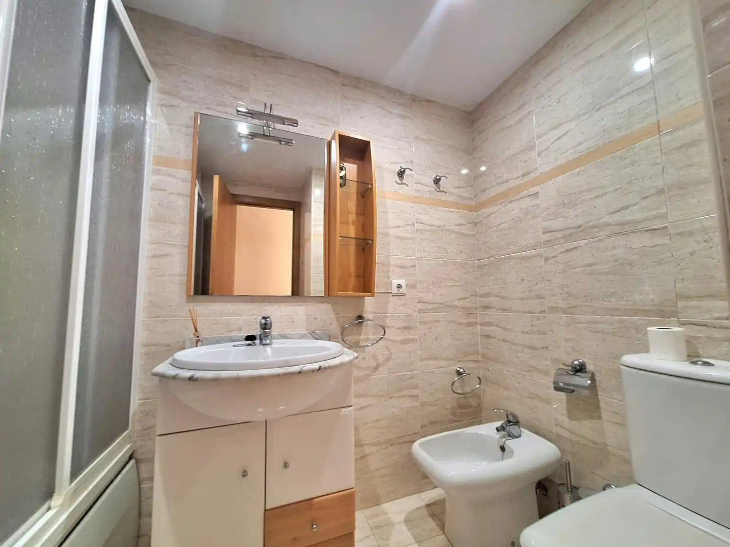 Bathroom of Flat for sale in Carcaixent, Valencia