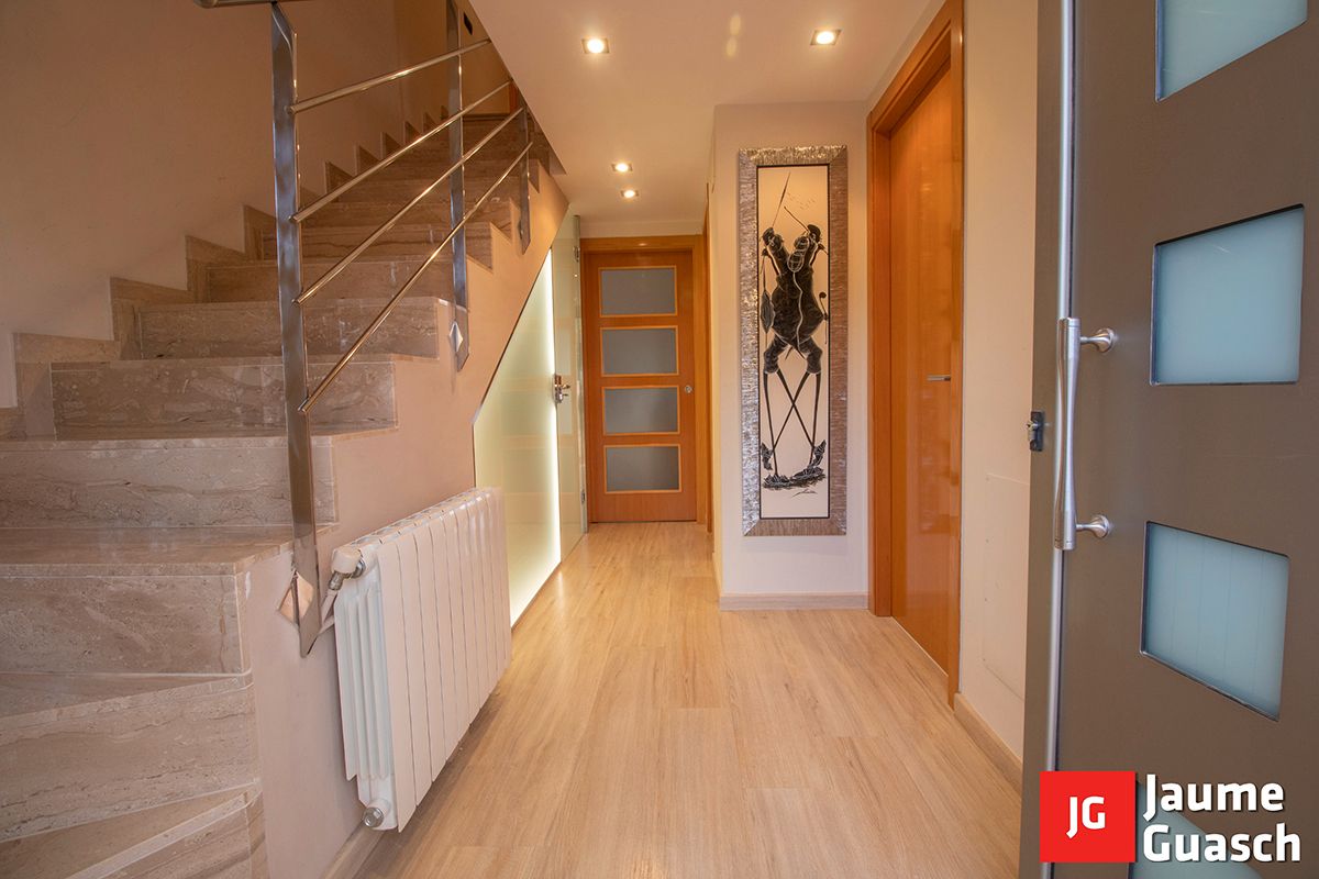 Casa adosada en venda en La Nou de Gaià amb Calefacció, Jardí privat i Parquet