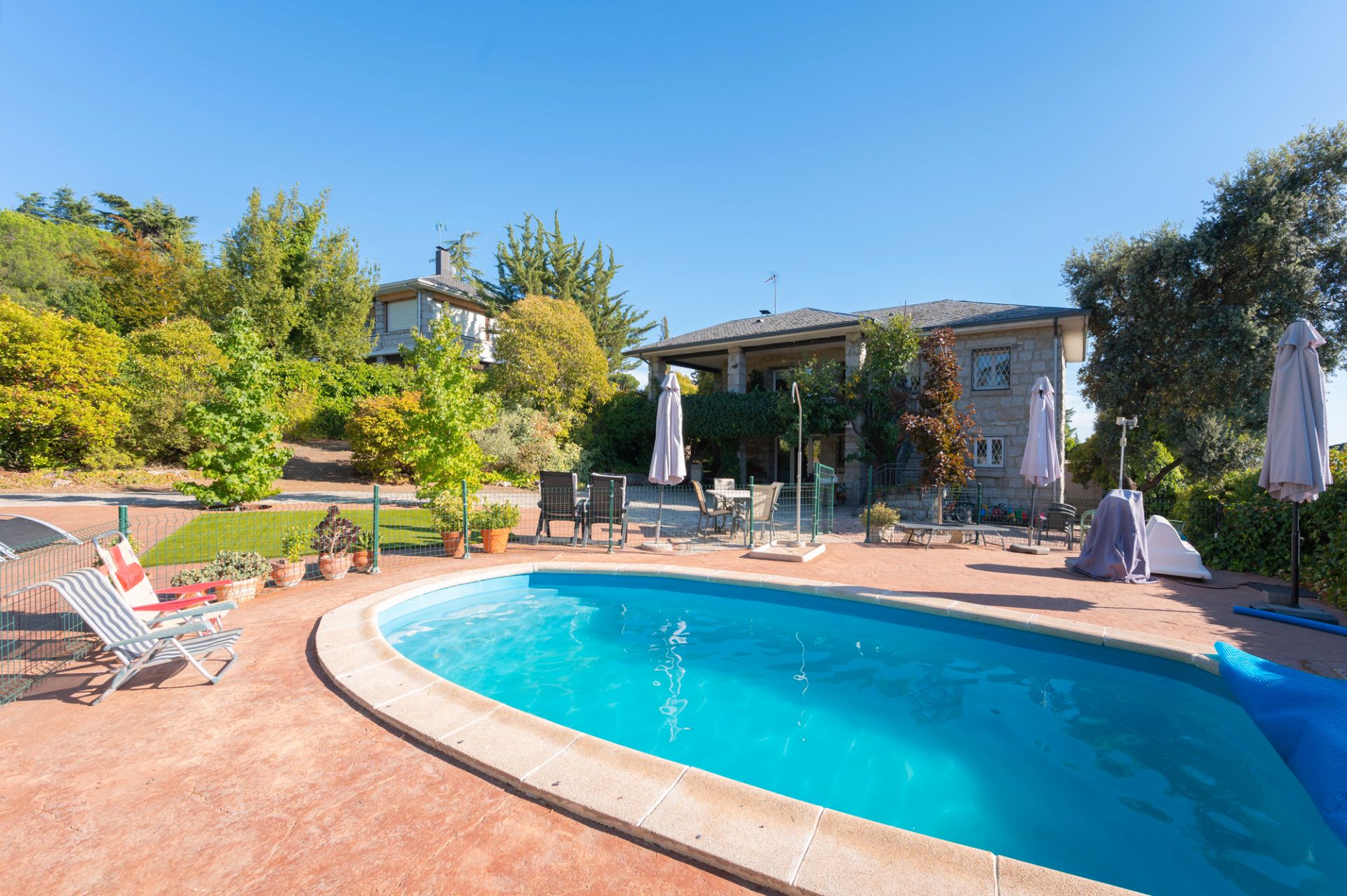 Swimming pool of House or chalet for sale in Colmenar Viejo  with Air Conditioner, Heating and Private garden