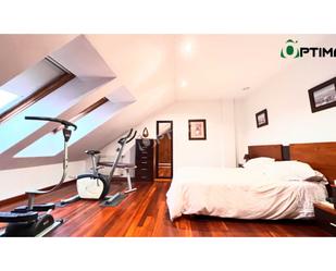 Bedroom of Duplex for sale in Santiago de Compostela 