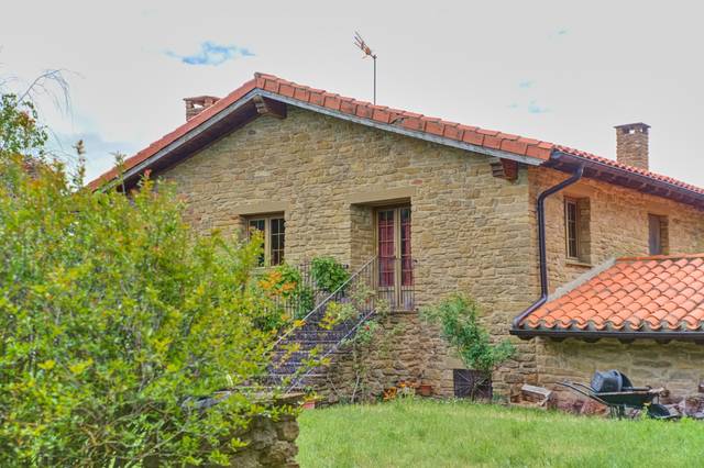Casa-chalet en Venta en Calle Iturzar, 2 en Leoz / Leotz