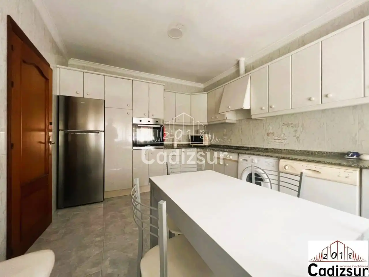 Küche von Wohnung zum Verkauf in Cádiz mit Klimaanlage und Terrasse