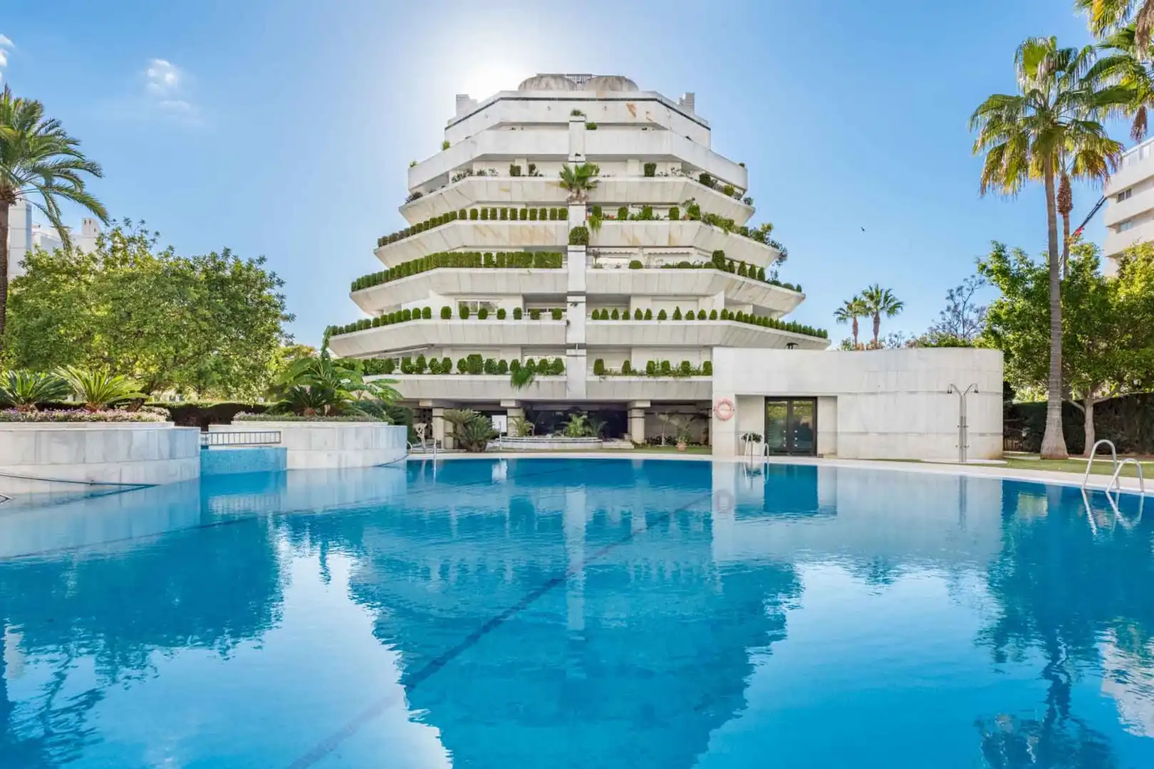 Vista exterior de Apartament en venda en Marbella amb Aire condicionat, Calefacció i Terrassa