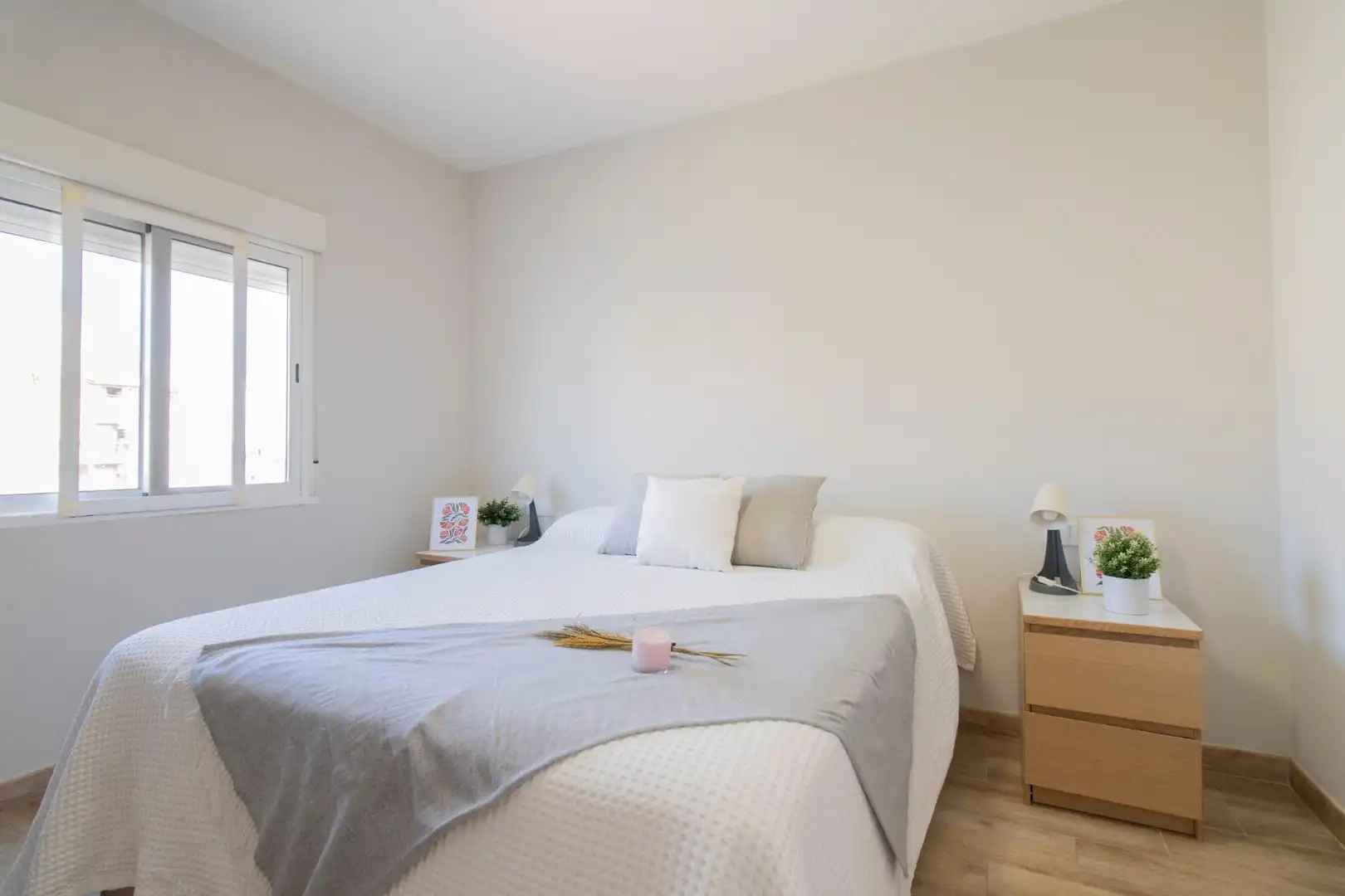 Bedroom of Flat for sale in Valencia  with Air Conditioner