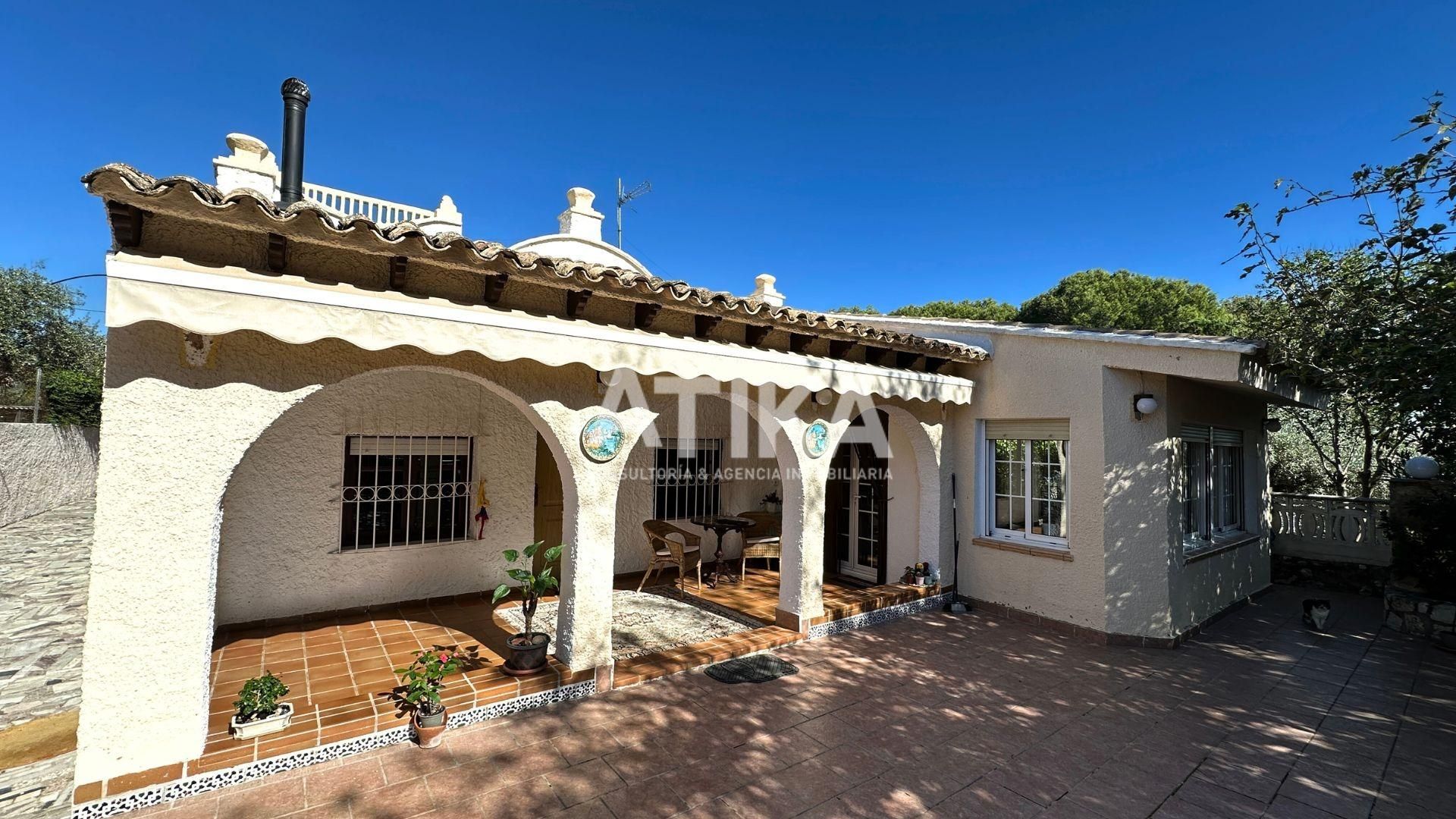 Exterior view of House or chalet for sale in Ontinyent  with Air Conditioner, Heating and Private garden