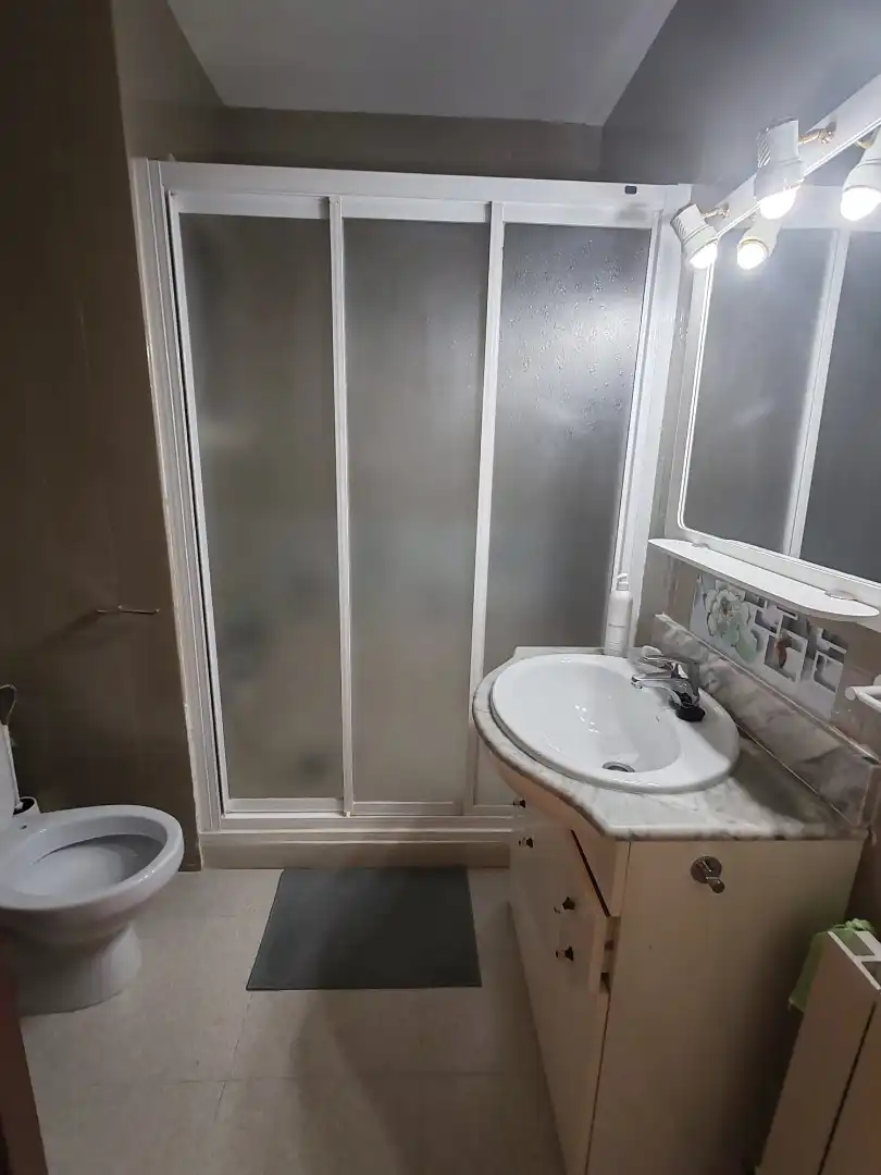 Baño de Piso en venta en Badalona con Calefacción y Balcón