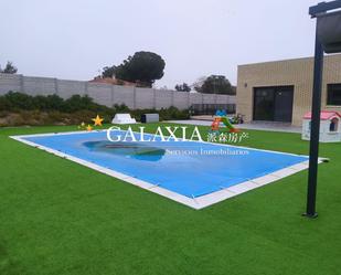 Piscina de Casa o xalet en venda en Illescas amb Aire condicionat i Piscina