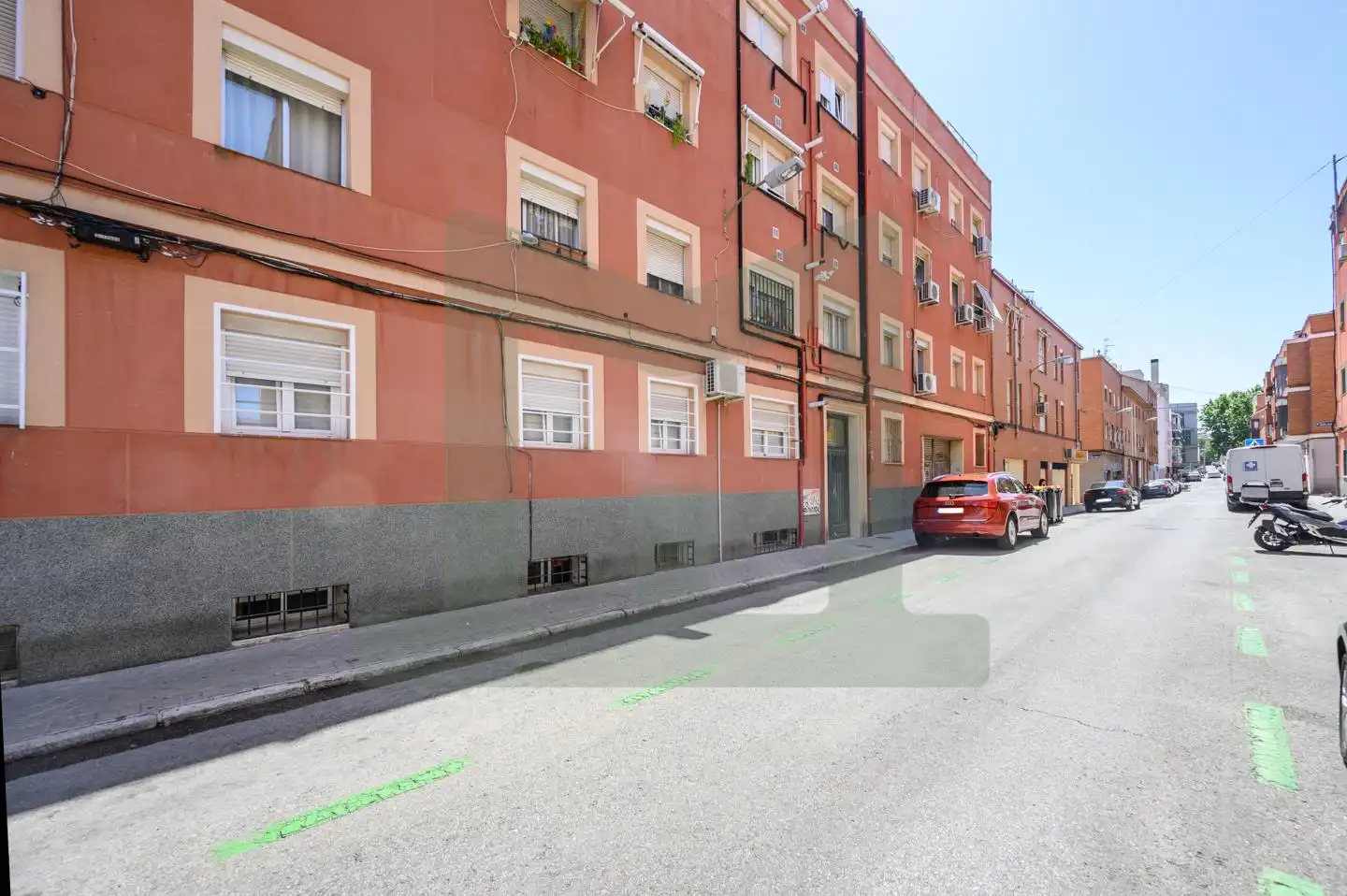 Vista exterior de Pis en venda en Madrid amb Calefacció, Moblat i Internet