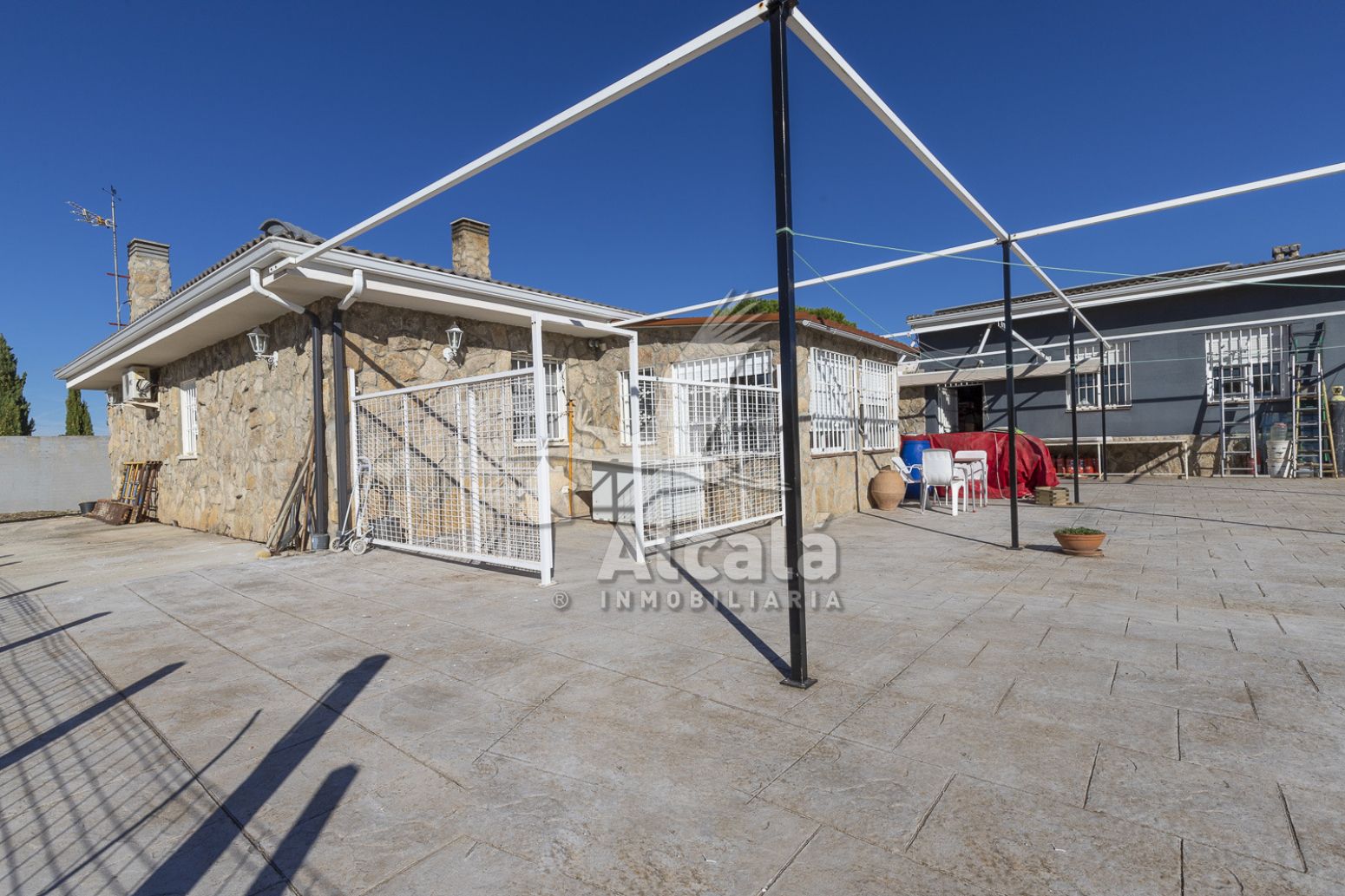 Exterior view of House or chalet for sale in Valdeavero  with Air Conditioner, Heating and Swimming Pool