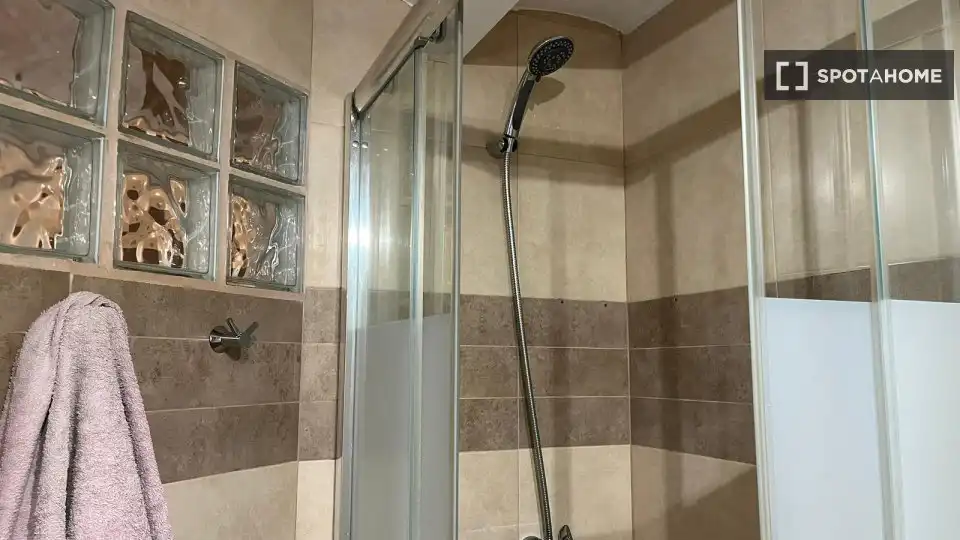 Habitació a Sant Pere, Sta. Caterina i la Ribera
