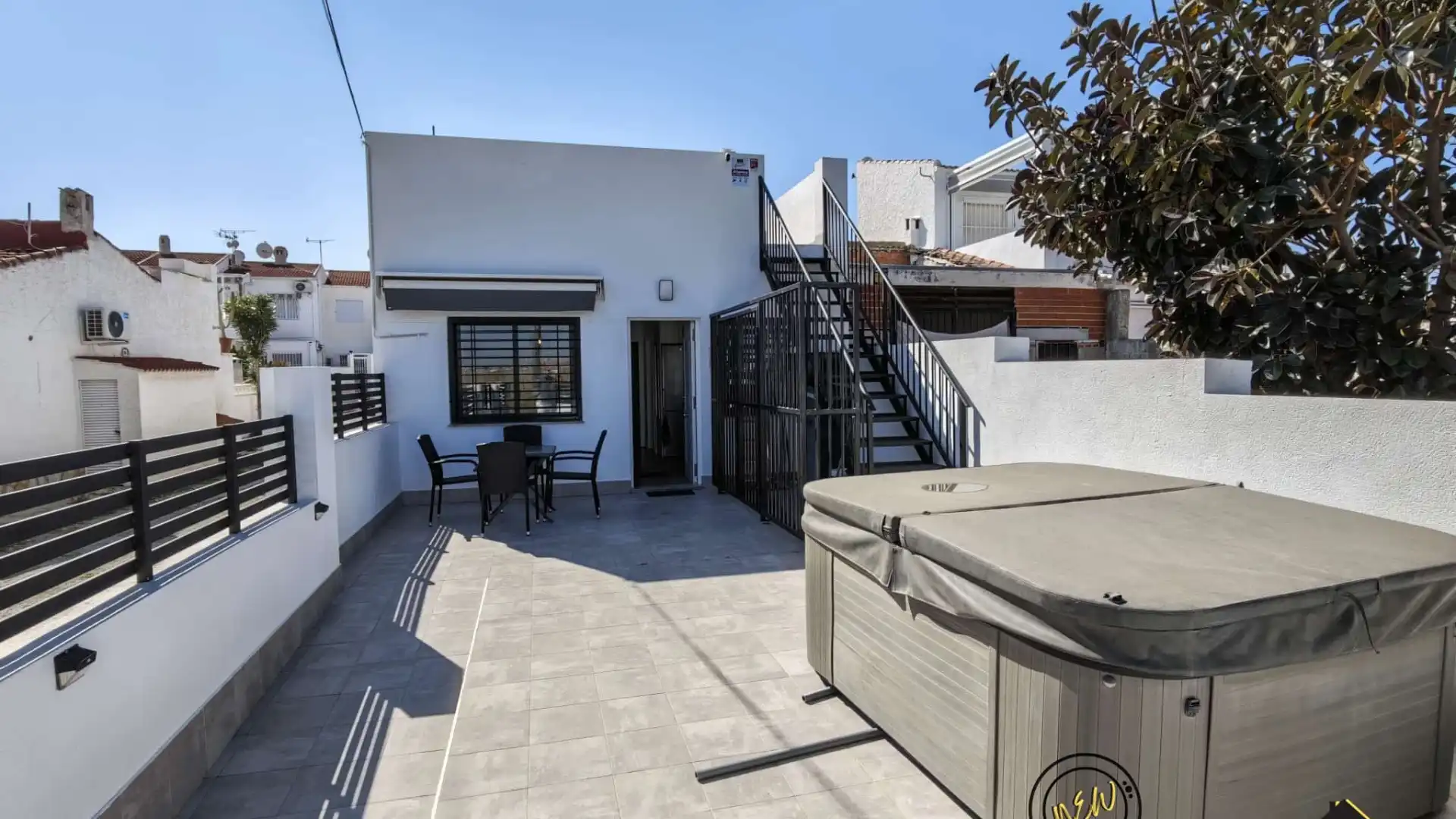 Terrassa de Casa adosada en venda en Torrevieja amb Aire condicionat, Terrassa i Moblat