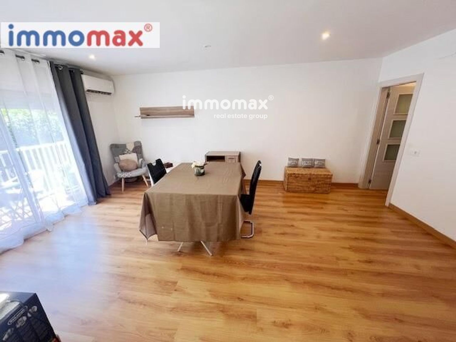 Exterior view of Flat for sale in Sant Joan Despí  with Air Conditioner
