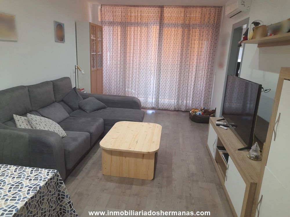 Living room of Flat for sale in El Prat de Llobregat  with Air Conditioner, Parquet flooring and Balcony
