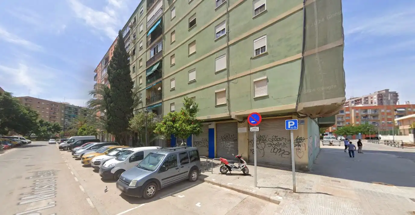 Parking de Piso en venta en Valencia con Terraza, Amueblado y Lavadora