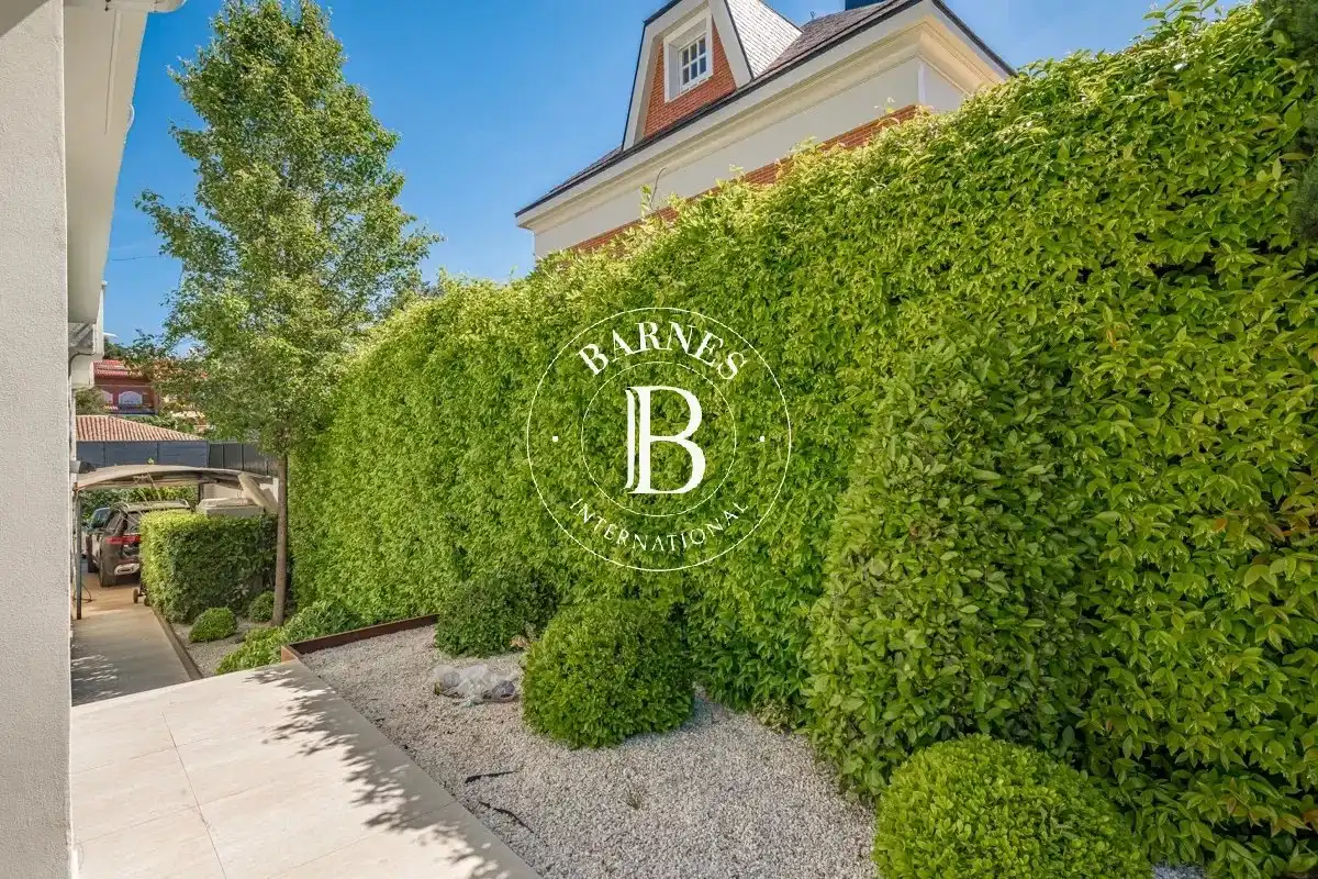 Vista exterior de Casa o chalet en venta en Madrid con Aire acondicionado, Calefacción y Piscina