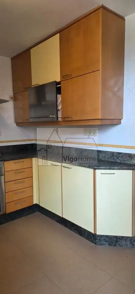 Kitchen of Duplexes for rent in Vigo   with Heating, Parquet flooring and Terrace