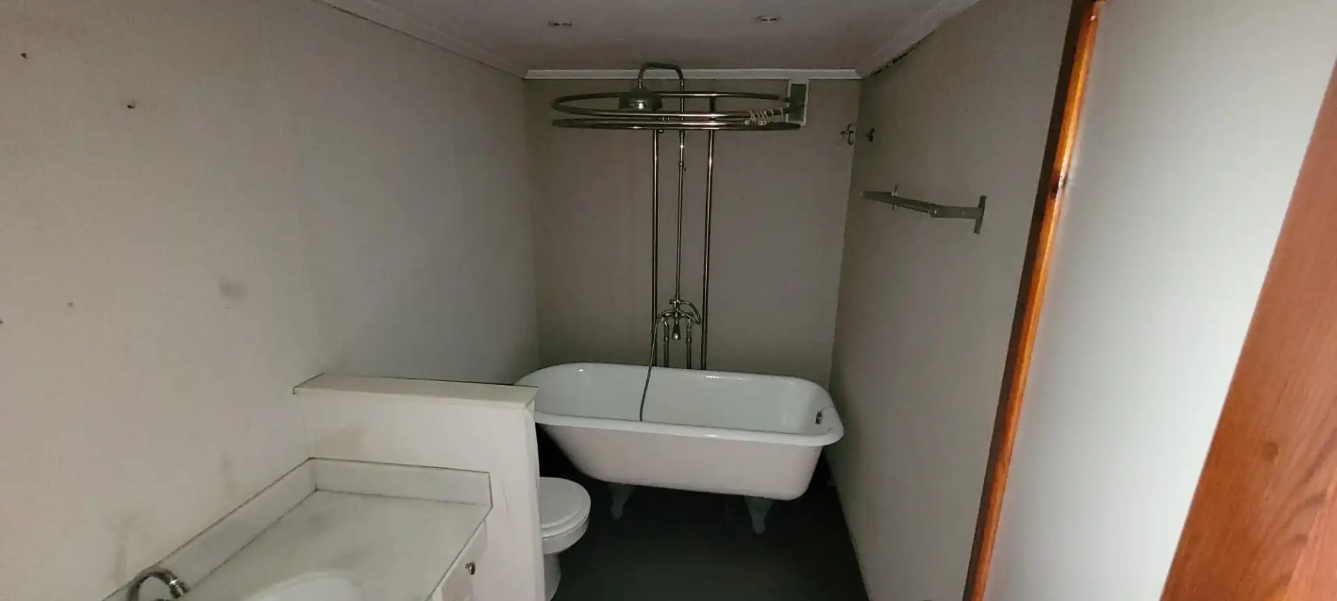 Bany de Casa o xalet en venda en Pozuelo de Alarcón amb Jardí privat