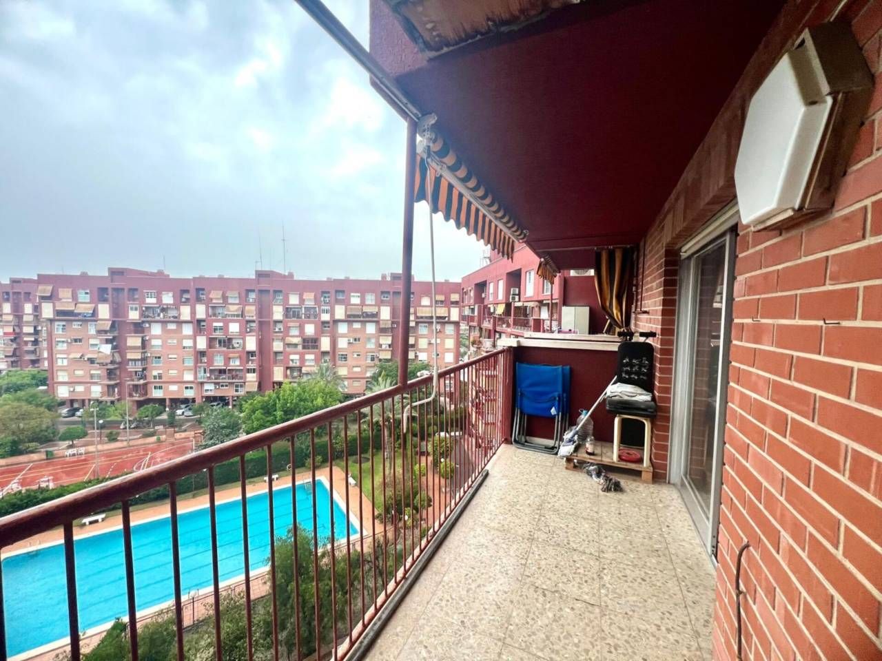 Habitación de Dúplex en venta en Alicante / Alacant con Balcón, Alarma y Piscina comunitaria