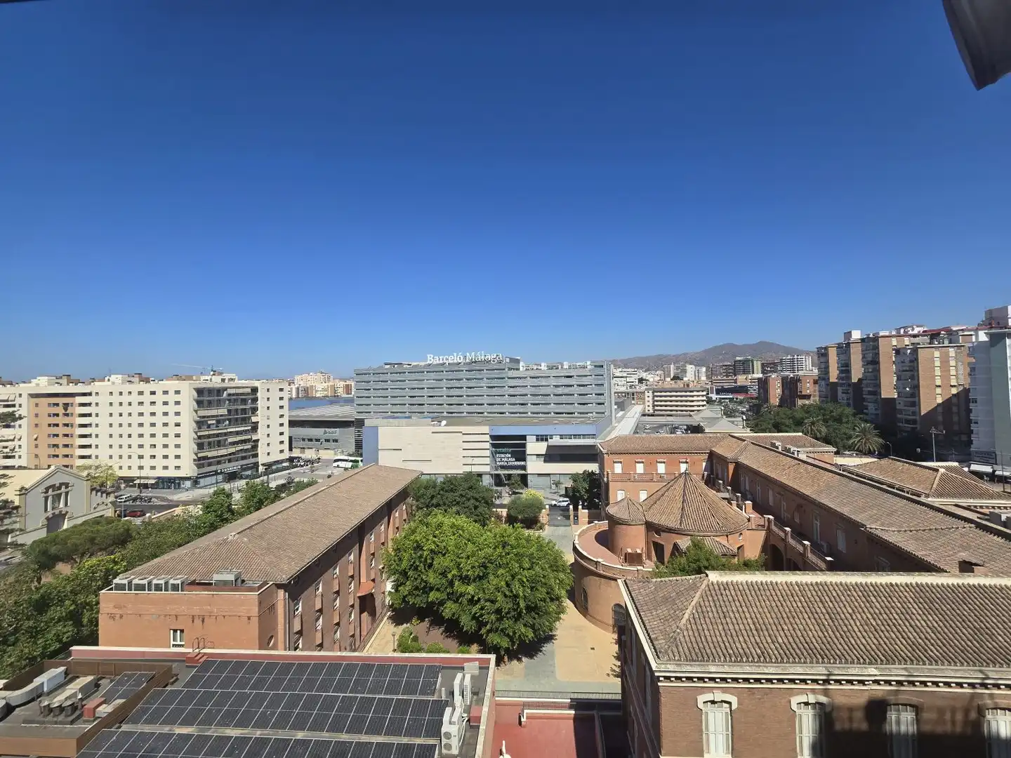 Vista exterior de Piso en venta en Málaga con Terraza