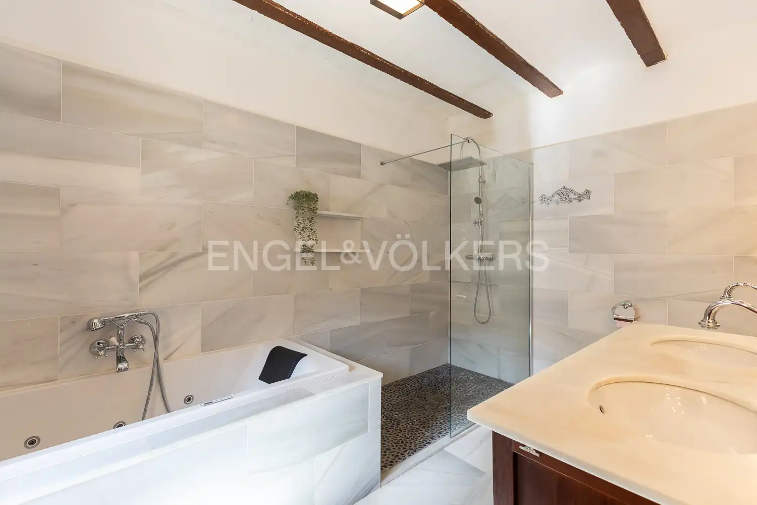 Baño de Casa o chalet en venta en Manuel con Aire acondicionado, Calefacción y Parquet
