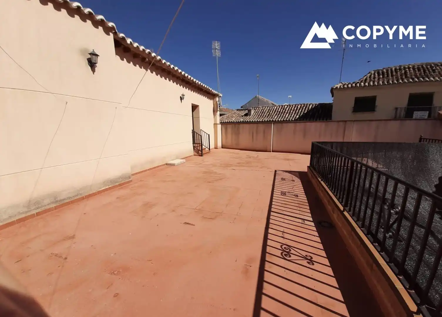 Vista exterior de Casa o chalet en venta en La Puebla de Montalbán con Terraza, Trastero y Amueblado