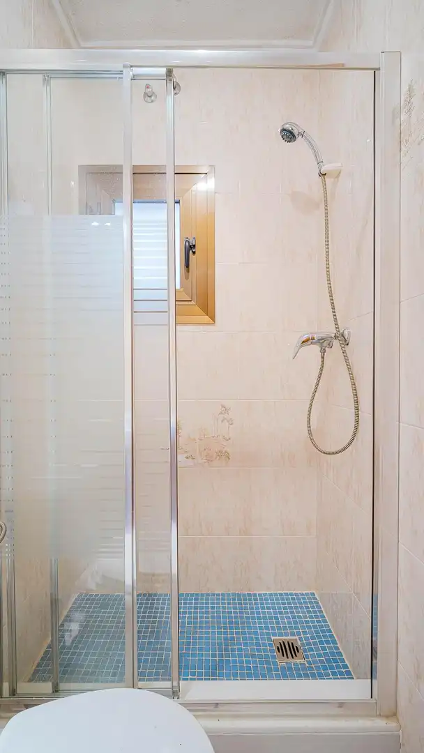 Baño de Casa adosada en venta en Torrevieja con Jardín privado, Trastero y Piscina