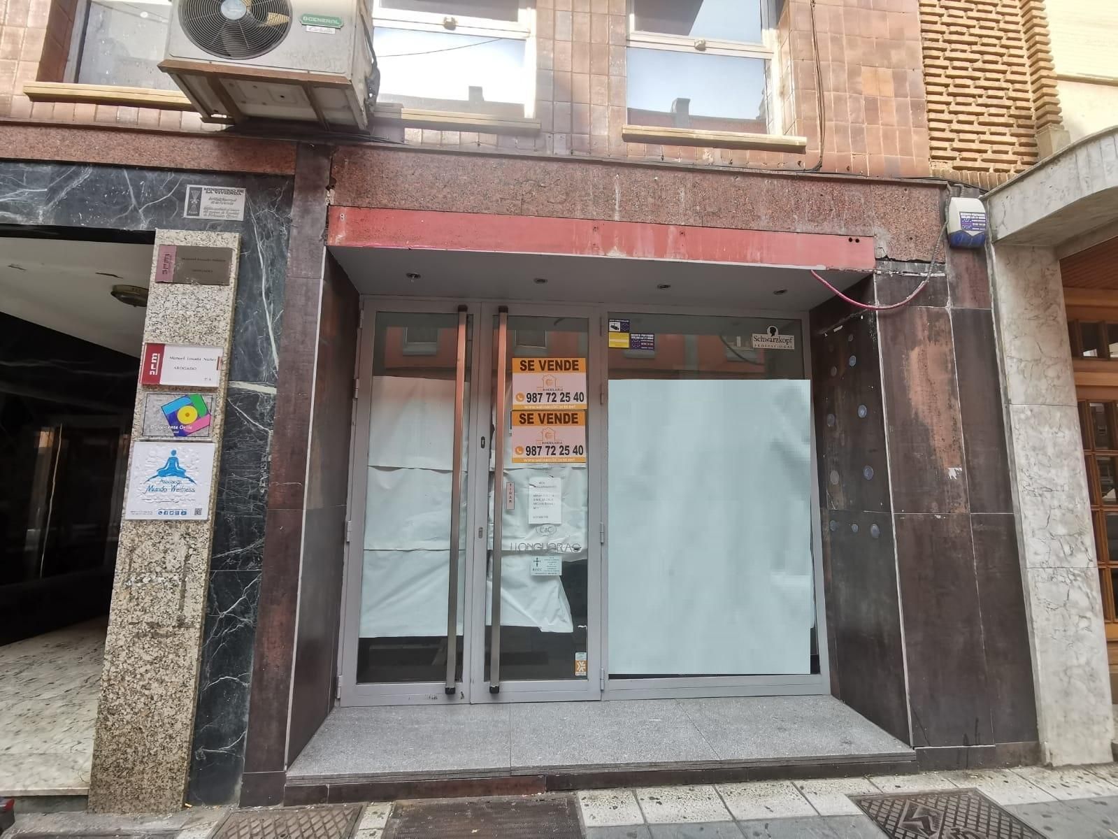 Vista exterior de Local en venta en León Capital 