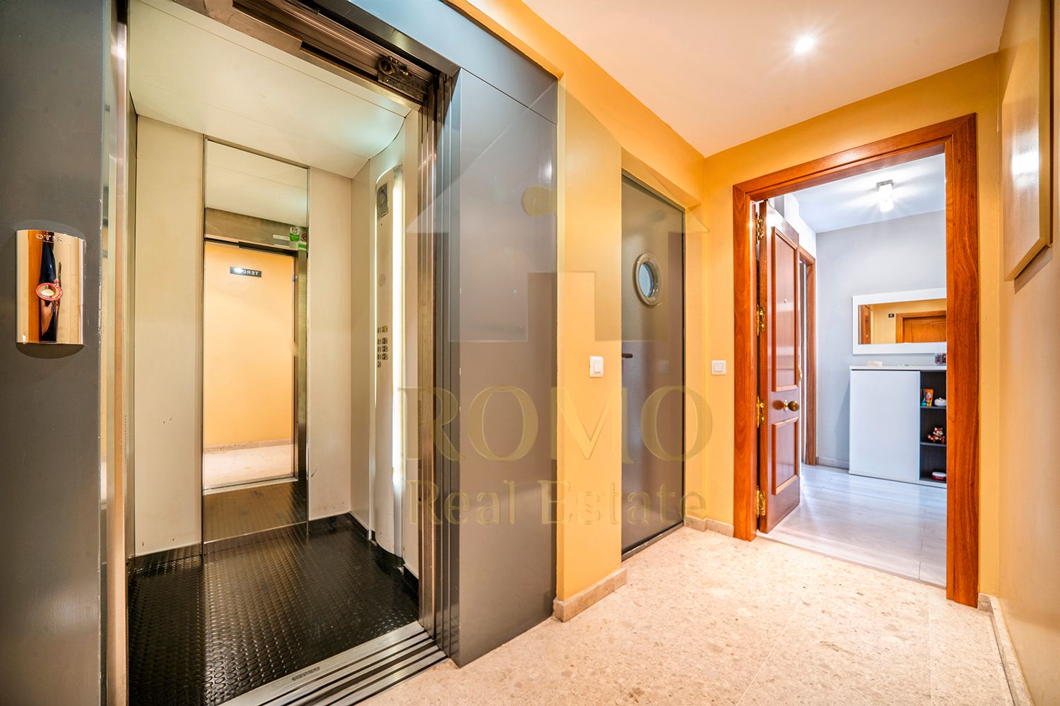 Flat for sale in Carrer de Güell i Ferrer, Sol i Padris - Sant Oleguer