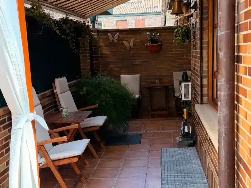 Terrassa de Casa adosada en venda en Miranda de Ebro amb Jardí privat, Parquet i Traster