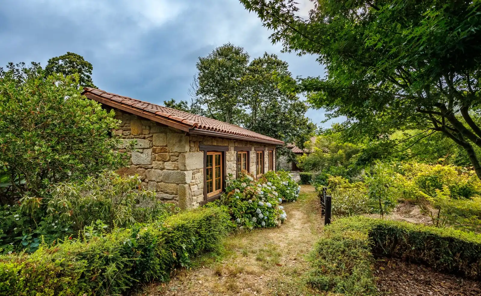 Vista exterior de Finca rústica en venda en Chantada amb Aire condicionat, Calefacció i Jardí privat