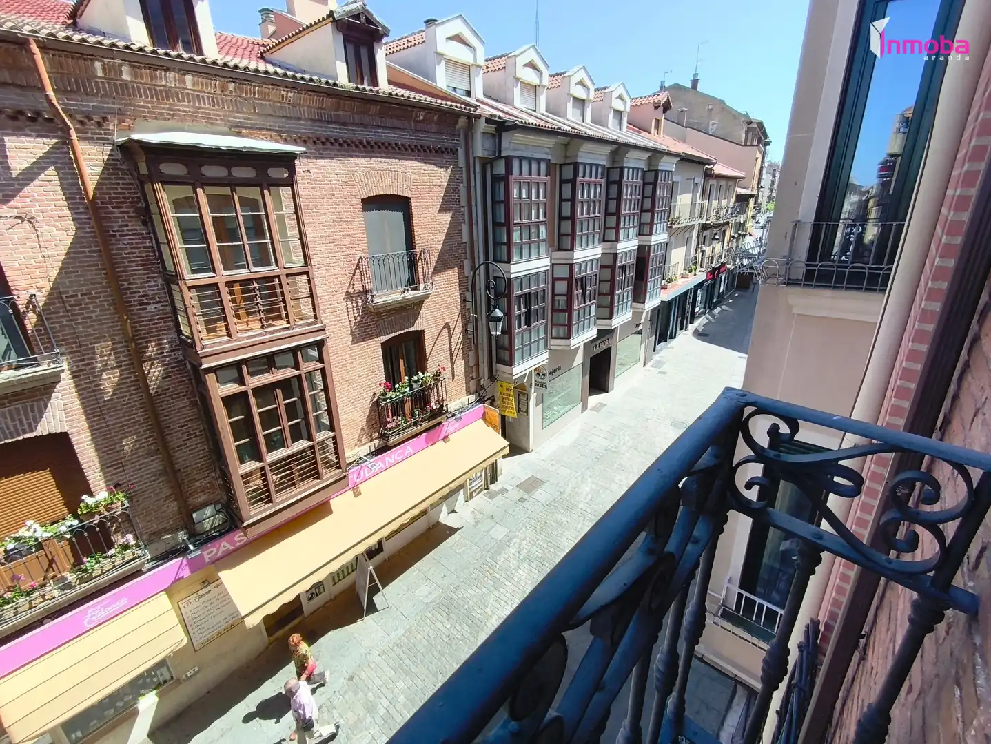 Außenansicht von Wohnung zum Verkauf in Aranda de Duero mit Heizung, Parkett und Balkon