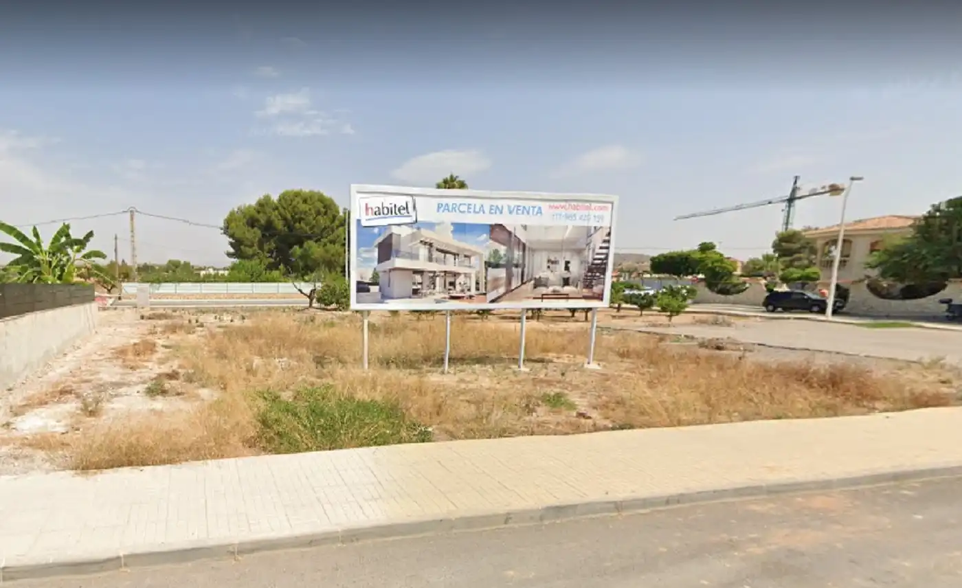 Wohnbaugrundstück zum Verkauf in Calle José Esclapez Campillo 8, imagen 2