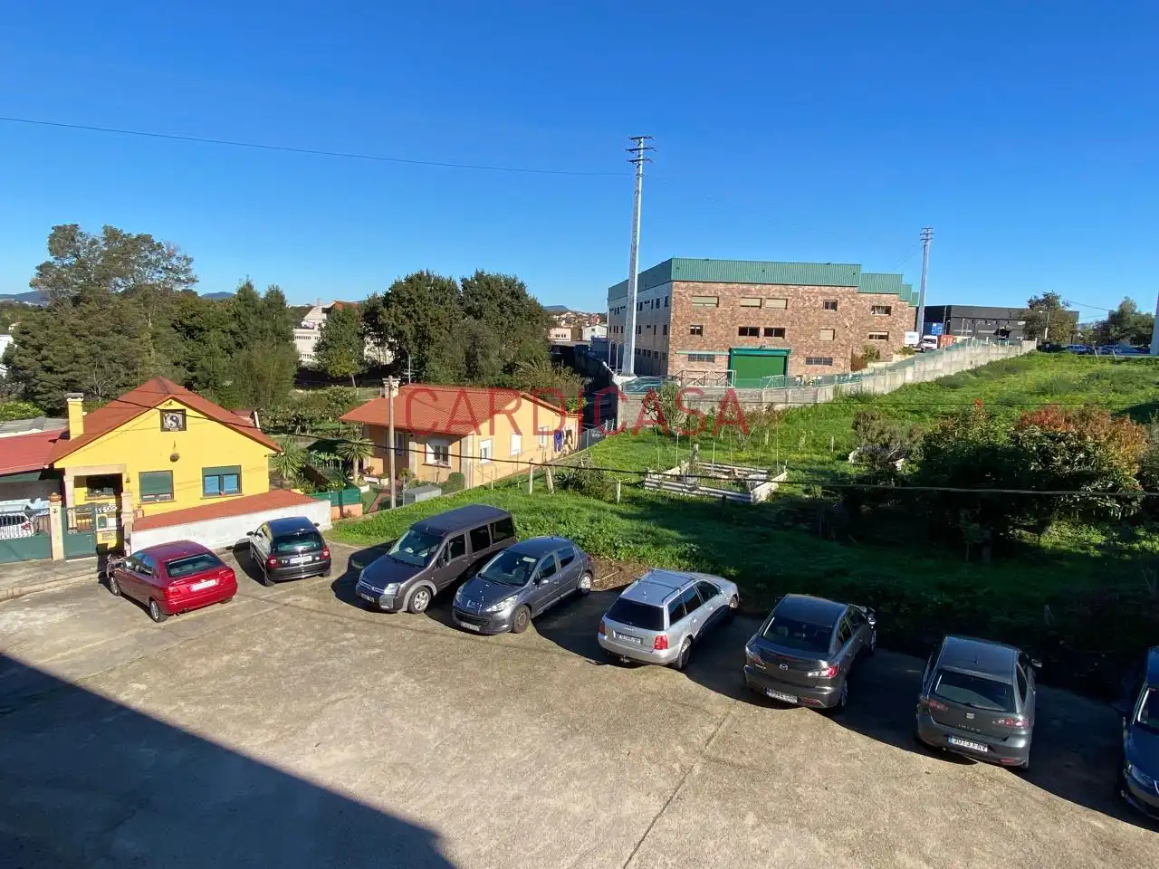 Parkplatz von Fabrikhallen zur Miete in Vigo 