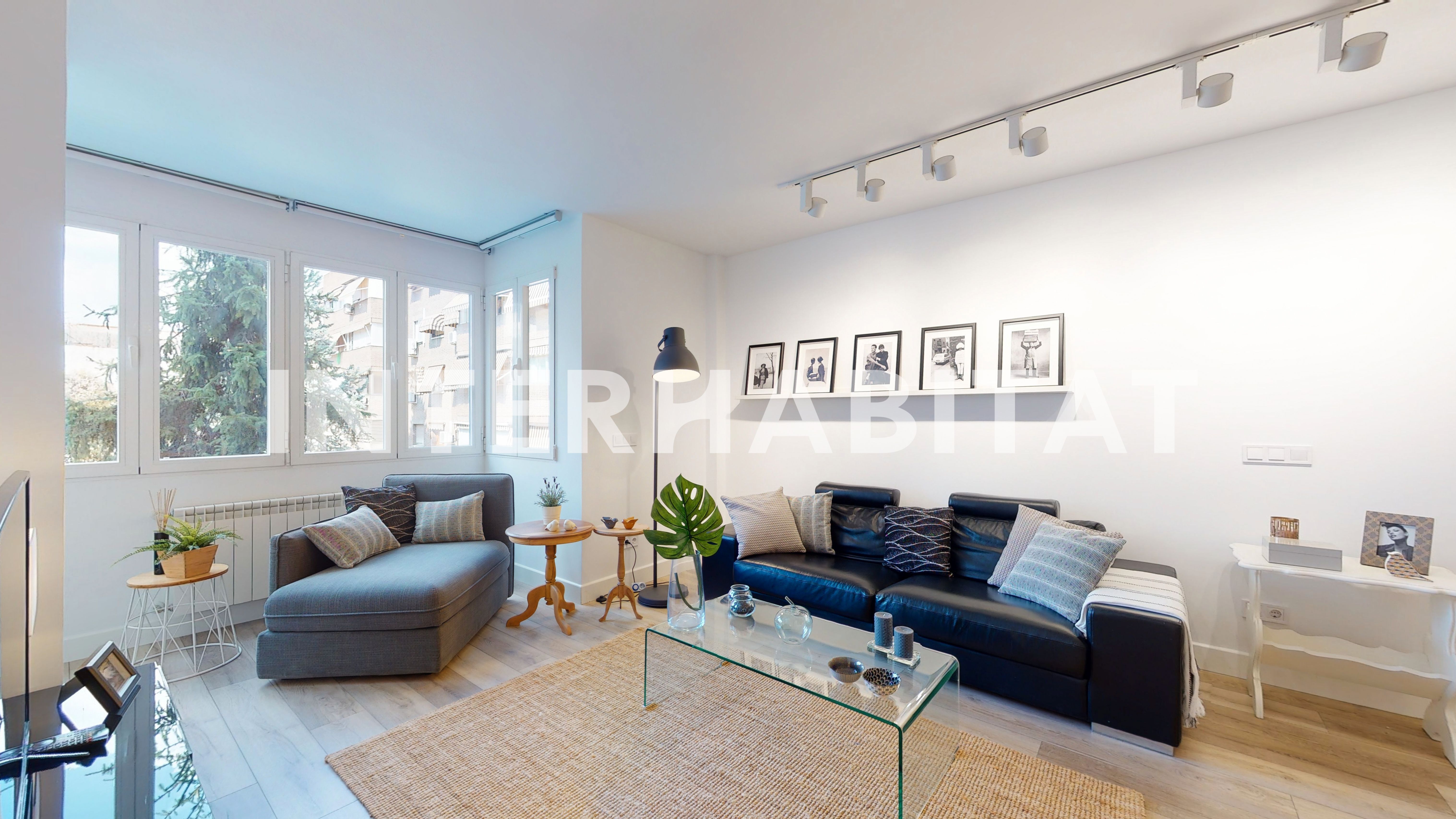 Sala d'estar de Pis de lloguer en  Madrid Capital amb Calefacció, Moblat i Forn