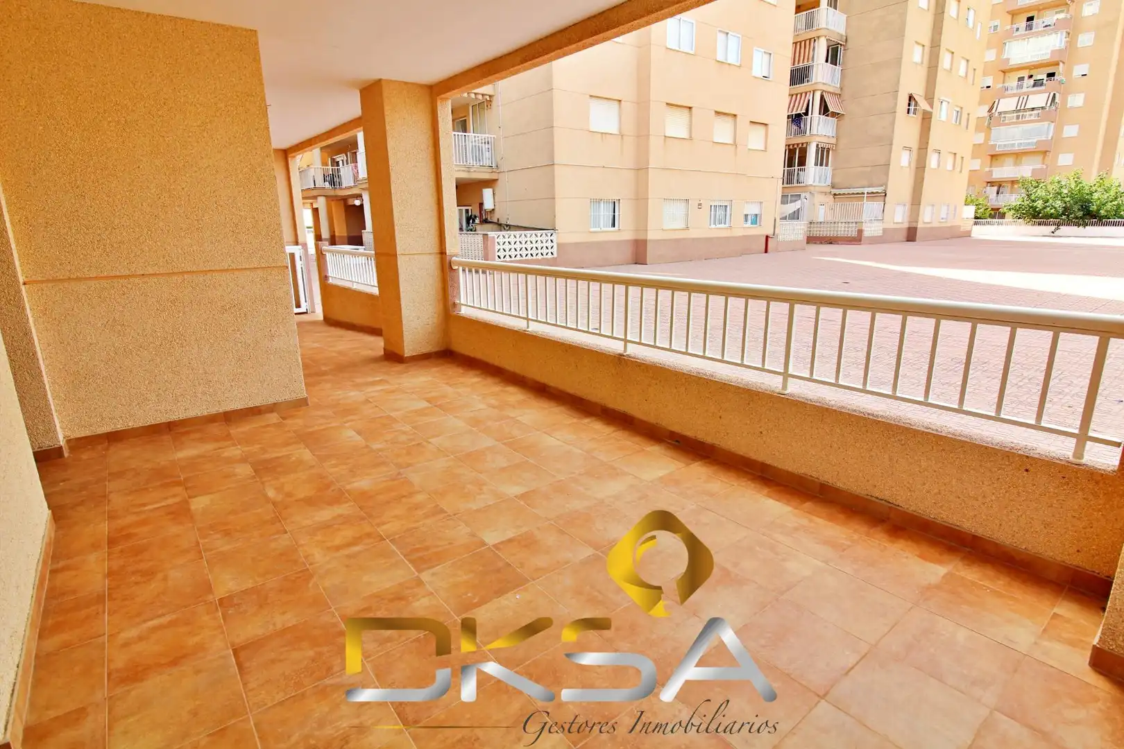 Vista exterior de Planta baixa en venda en Oropesa del Mar / Orpesa amb Jardí privat, Terrassa i Piscina comunitària