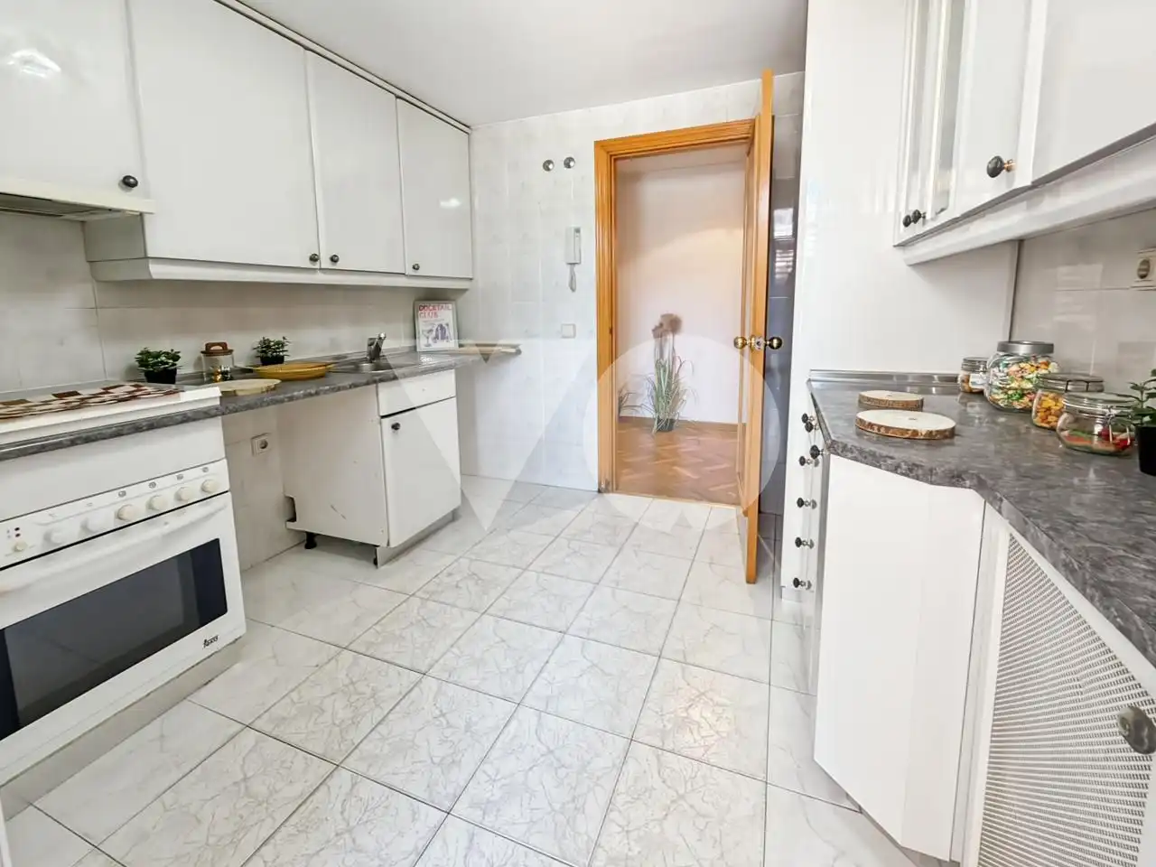 Kitchen of Flat for sale in Madrid  with Air Conditioner, Heating and Parquet flooring