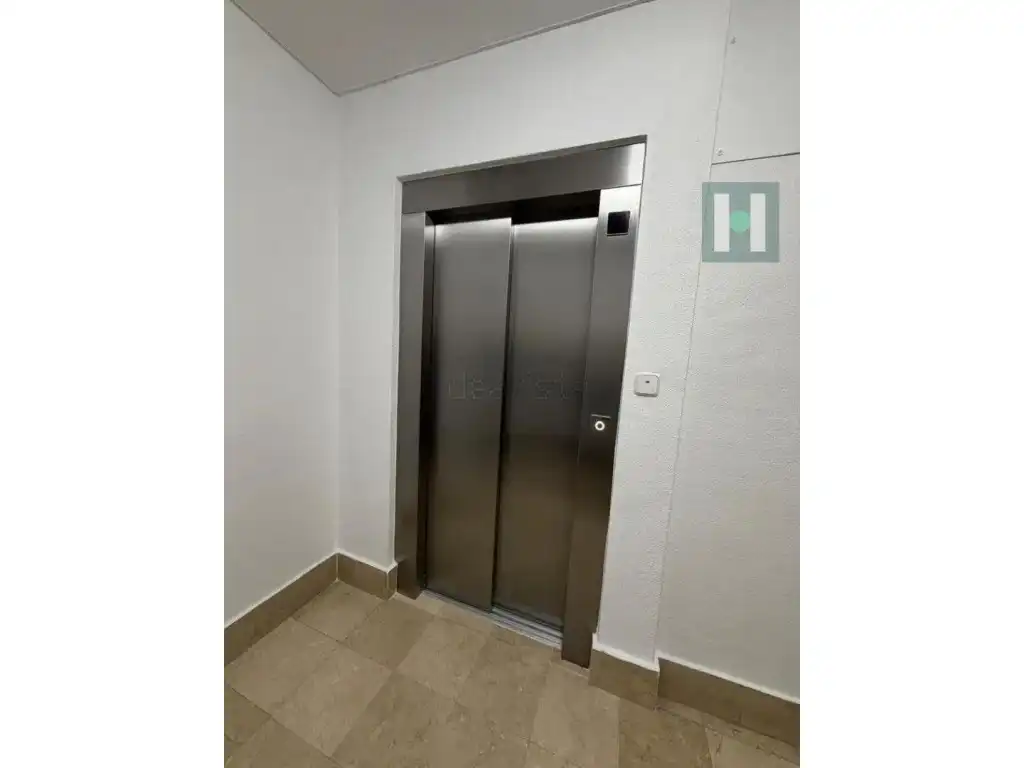 Piso en venta en Plaza Castellini, Casco Antiguo