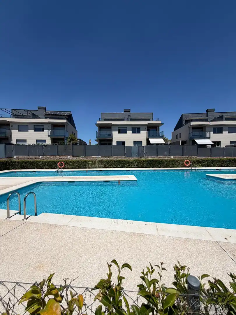 Piscina de Casa o xalet en venda en Boadilla del Monte amb Aire condicionat, Calefacció i Terrassa