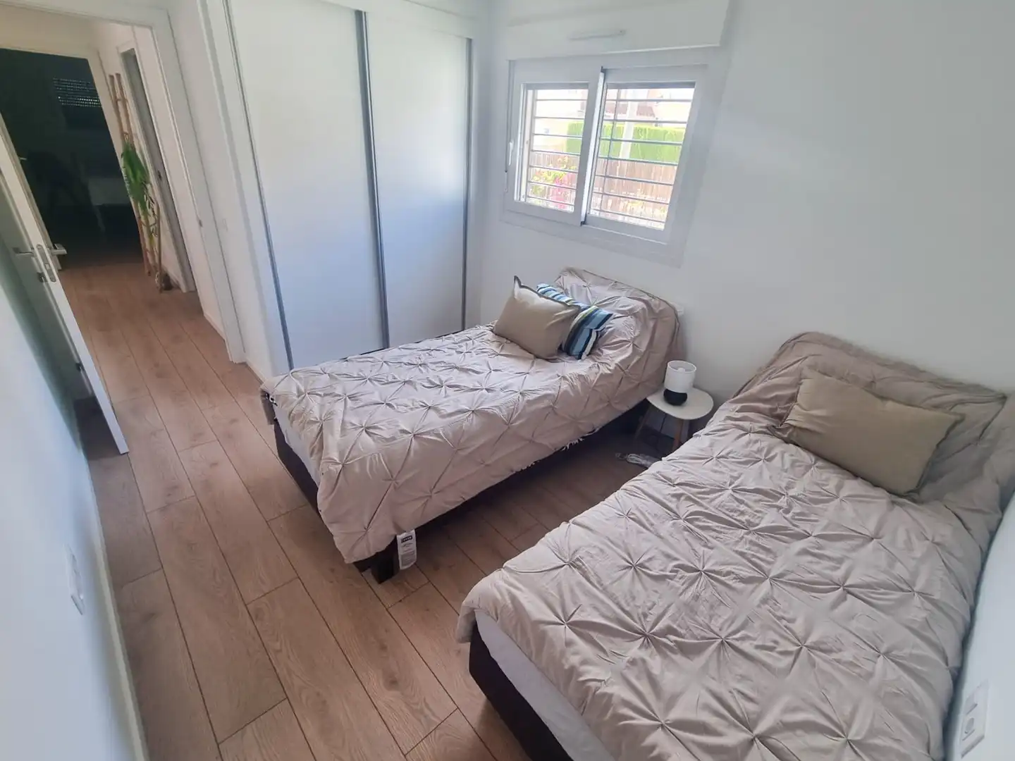 Habitación de Piso de alquiler en Pilar de la Horadada con Aire acondicionado, Jardín privado y Terraza