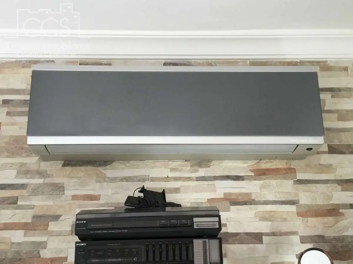 Sala d'estar de Casa o xalet en venda en Sevilla amb Aire condicionat, Traster i Piscina