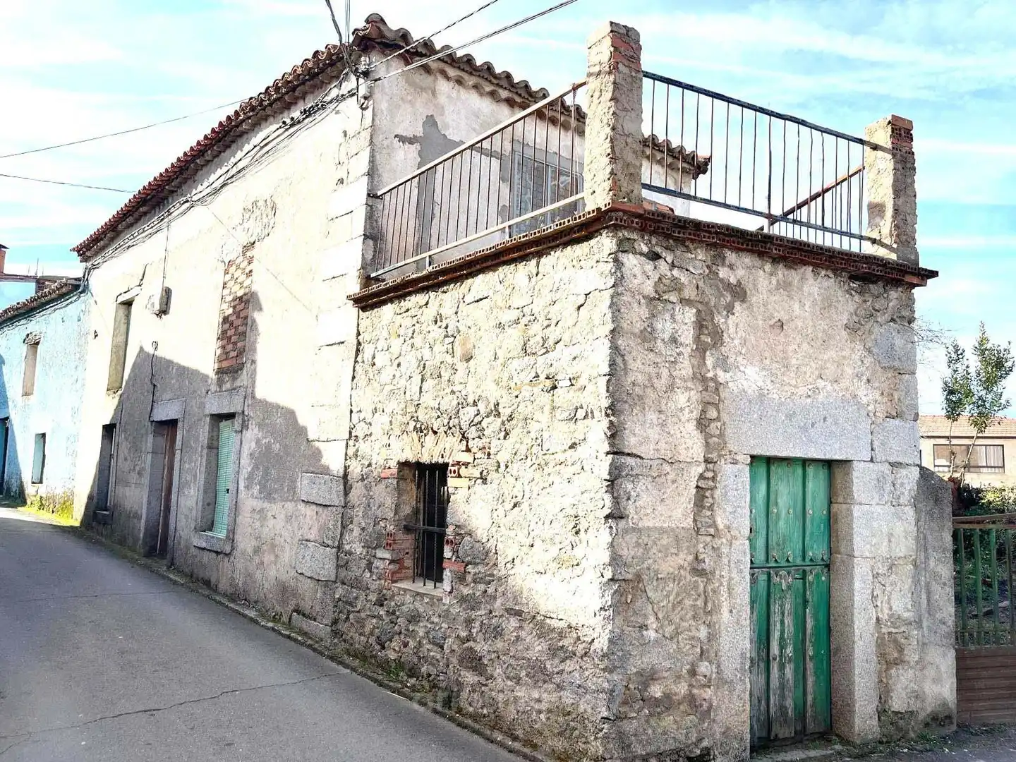 Vista exterior de Casa o chalet en venta en Linares de Riofrío